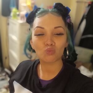 Meet your Posher, Steph